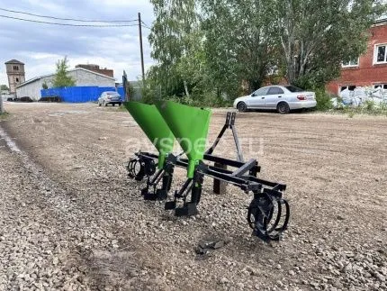 Чеснокосажалка (сеялка чеснока) двухрядная