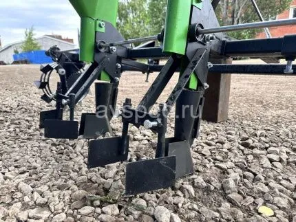 Чеснокосажалка (сеялка чеснока) двухрядная
