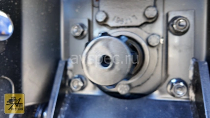 Трактор Lovol TE 244 HT с отвалом Феникс