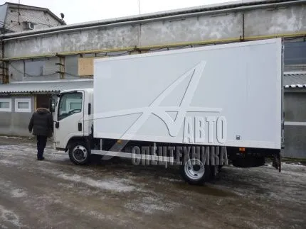 ISUZU NLR85E/H (ELF 3.5) с изотермическим фургоном