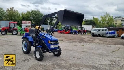 Минитрактор Русич Т-21 с фронтальным погрузчиком