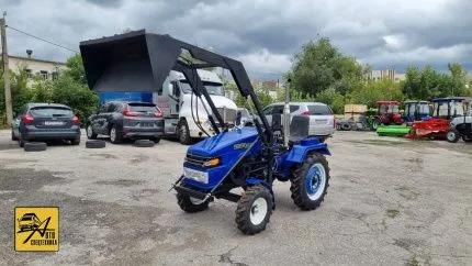 Минитрактор Русич Т-21 с фронтальным погрузчиком