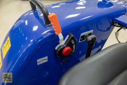 Трактор Lovol TE 244 HT с отвалом Феникс