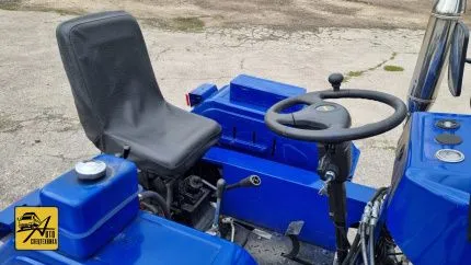 Минитрактор Русич Т-21 с фронтальным погрузчиком