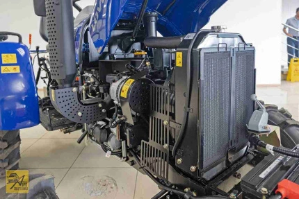 Трактор Lovol TE 244 HT с отвалом Феникс