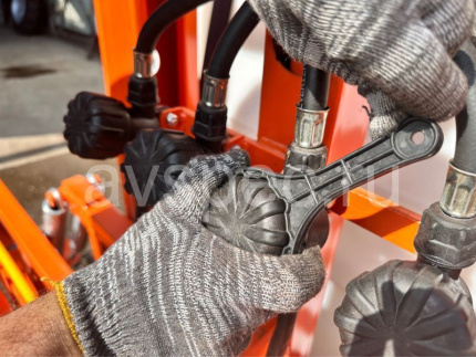 Опрыскиватель полевой навесной ELYTEH800 (MOSH)