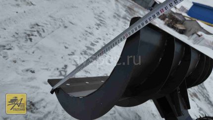 Отвал для уборки снега на ременные трактора усиленный Отвал для уборки снега на ременные трактора усиленный