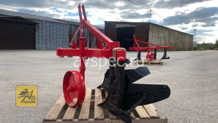 Плуг корпусный 1l-230 Плуг корпусный 1l-230