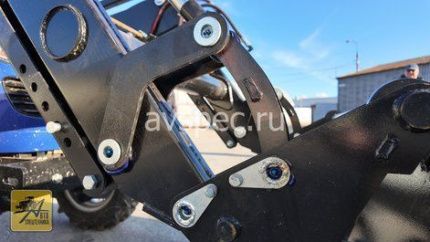 Трактор Lovol TE 354 HT с фронтальным погрузчиком TZR