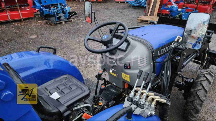 Трактор Lovol TE 354 HT без кабины с фронтальным челюстным погрузчиком