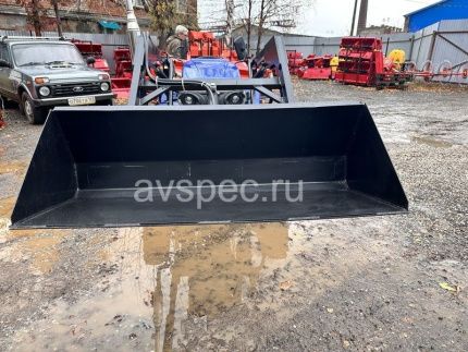 Минитрактор Русич Т-30 ВОМ 4x4 с фронтальным погрузчиком Минитрактор Русич Т-30 ВОМ 4x4 с фронтальным погрузчиком