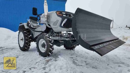 Отвал для уборки снега на ременные трактора усиленный Отвал для уборки снега на ременные трактора усиленный