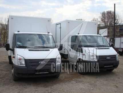 FORD Tranzit 460 с фургоном сэндвич