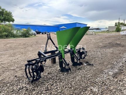 Чеснокосажалка (сеялка чеснока) двухрядная