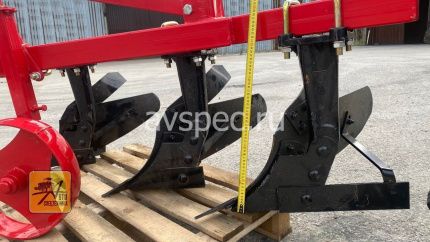 Плуг корпусный 1l-330 Плуг корпусный 1l-330
