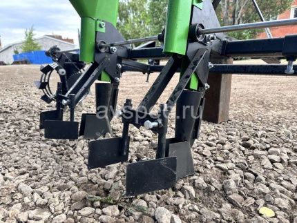 Чеснокосажалка (сеялка чеснока) двухрядная
