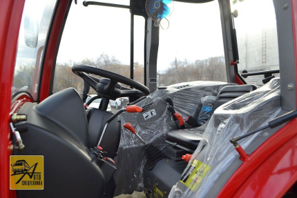 Трактор Dongfeng DF-504 с погрузчиком FEL-500