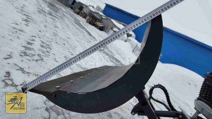 Отвал для уборки снега на ременные трактора усиленный Отвал для уборки снега на ременные трактора усиленный