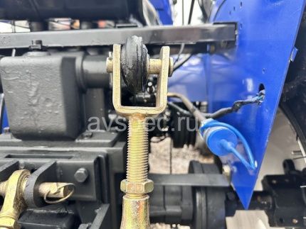 Минитрактор Русич Т-30 ВОМ 4x4 с фронтальным погрузчиком Минитрактор Русич Т-30 ВОМ 4x4 с фронтальным погрузчиком