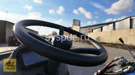 Трактор Lovol TE 354 HT с фронтальным погрузчиком TZR