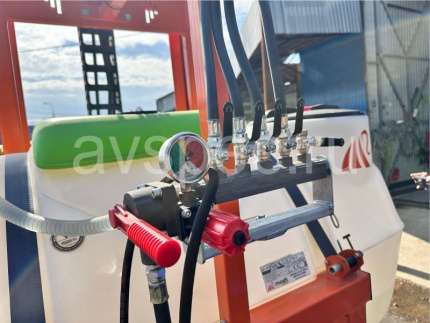 Опрыскиватель полевой навесной ELYTEH800 (MOSH)