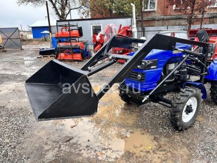 Минитрактор Русич Т-30 ВОМ 4x4 с фронтальным погрузчиком Минитрактор Русич Т-30 ВОМ 4x4 с фронтальным погрузчиком