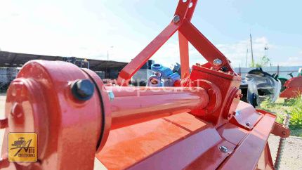 Почвофреза 1GQN-120 с боковым редуктор Почвофреза 1GQN-120 с боковым редуктор