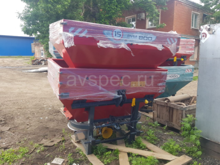 Разбрасыватель минеральных удобрений 800 литров Разбрасыватель минеральных удобрений 800 литров