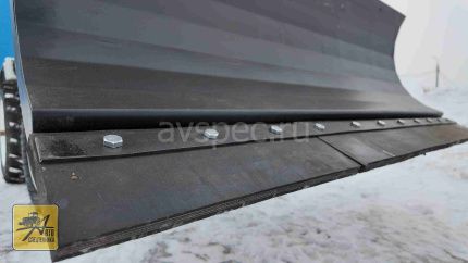 Отвал для уборки снега на ременные трактора усиленный Отвал для уборки снега на ременные трактора усиленный