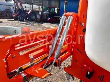 Опрыскиватель полевой навесной ELYTEH800 (MOSH)