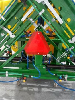 Опрыскиватель навесной X-TREME 1000 (BADILLI) Опрыскиватель навесной X-TREME 1000 (BADILLI)