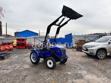 Минитрактор Русич Т-30 ВОМ 4x4 с фронтальным погрузчиком Минитрактор Русич Т-30 ВОМ 4x4 с фронтальным погрузчиком