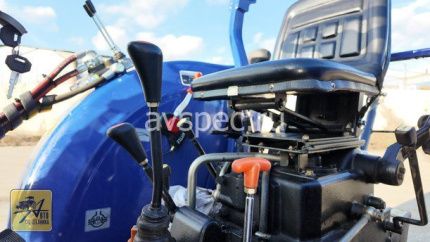 Трактор Lovol TE 354 HT с фронтальным погрузчиком TZR