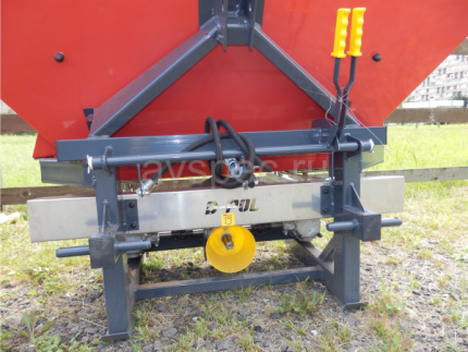 Разбрасыватель минеральных удобрений 1000 литров