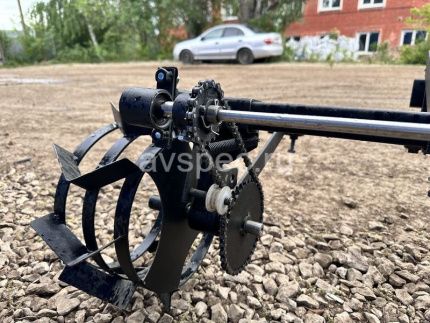 Чеснокосажалка (сеялка чеснока) двухрядная