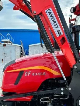 Минитрактор Dongfeng DF-404C G2 с кабиной с фронтальным погрузчиком